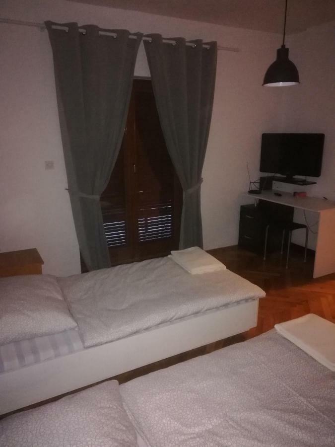 Apartmani Marin วูโควาร์ ภายนอก รูปภาพ